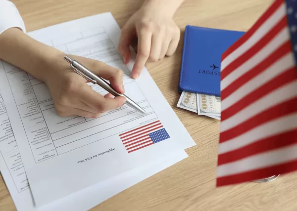 Mỹ Thí Điểm Yêu Cầu Đặt Cọc Visa Du Lịch Và Công Tác Ngắn Hạn – Tối Đa 15.000 USD